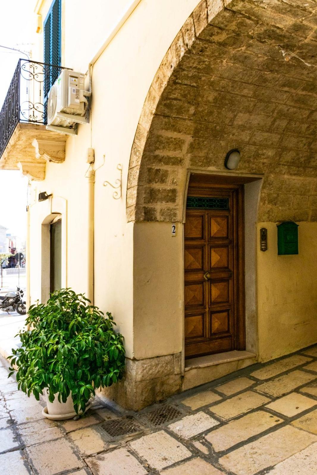 Palazzo Vaaz Apartment Mola di Bari Ngoại thất bức ảnh