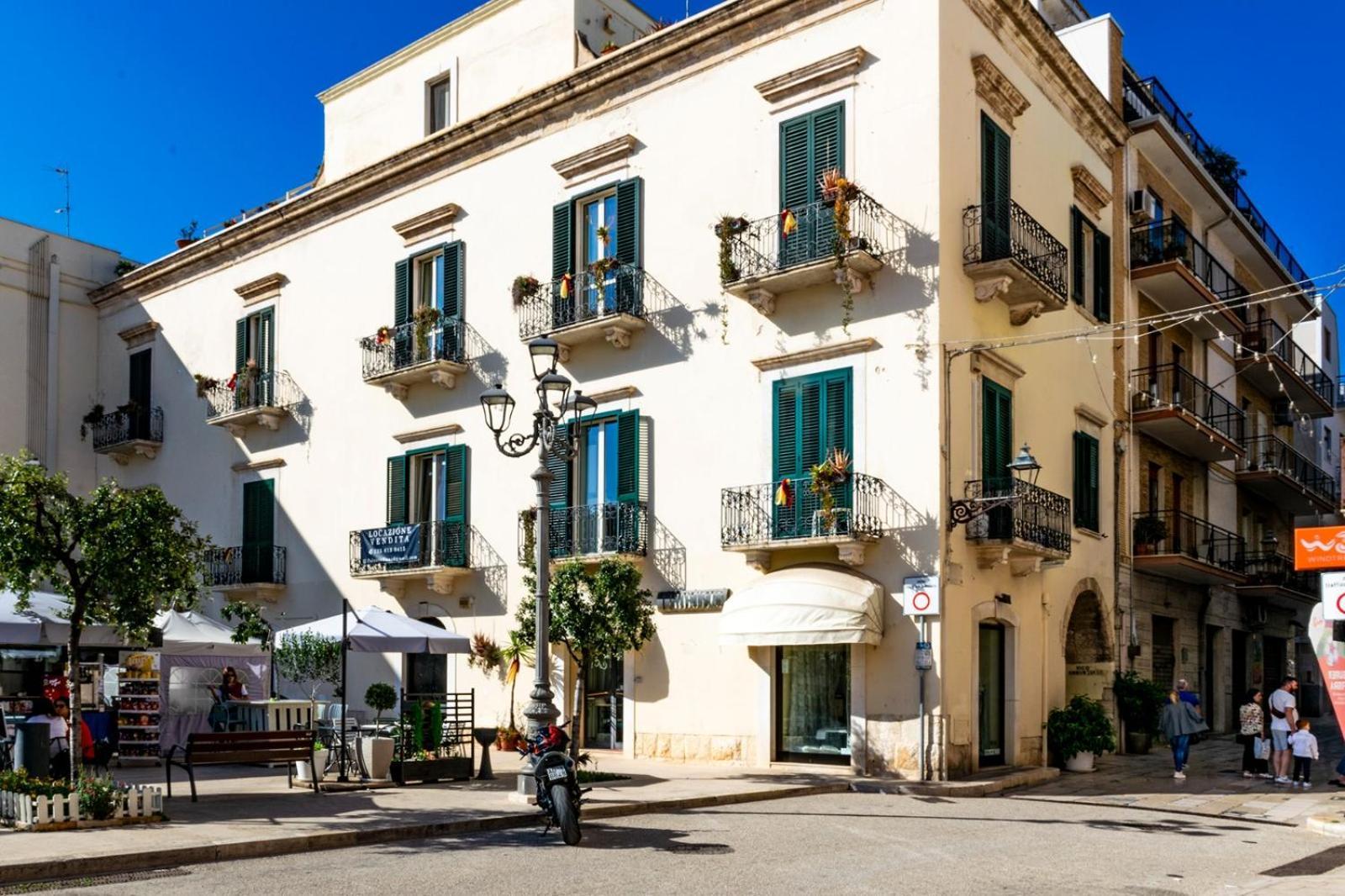 Palazzo Vaaz Apartment Mola di Bari Ngoại thất bức ảnh